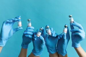 ВОЗ пока не дает рекомендаций касаемо комбинирования вакцин 