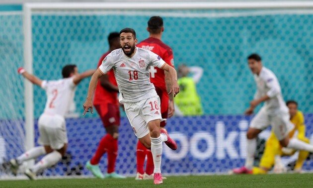 Альба забив за допомогою суперника