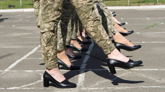 Министру обороны указали не недопустимость дискриминации женщин-военнослужащих