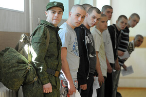 З початку окупації Криму РФ призвала до армії близько 30 тис. громадян України 