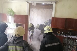 В Одессе обрушилось перекрытие жилого дома, есть жертва 