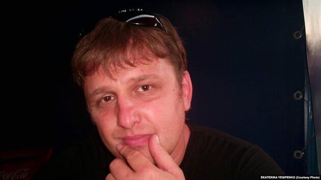 Кулеба требует от РФ освободить незаконно удерживаемого журналиста Есипенко 