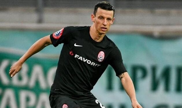 Півзахисник Дмитро Іванисеня