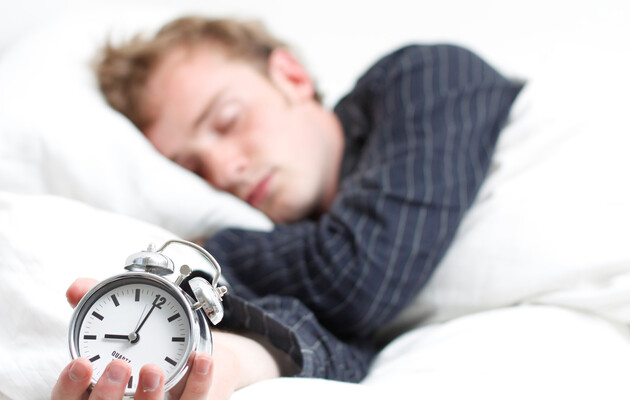 Пандемія руйнує сон: NYT розповідає, як боротися з безсонням