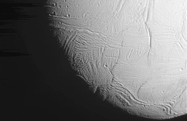Метан на Енцеладі може виявитися ознакою життя 