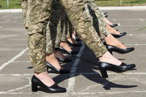 «Марш на каблуках»: Таран заявил, что разработали другую модель туфель 