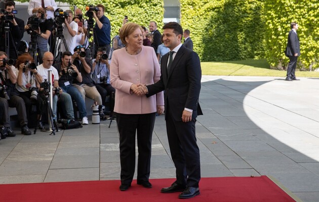 Зеленський про переговори з Меркель: 