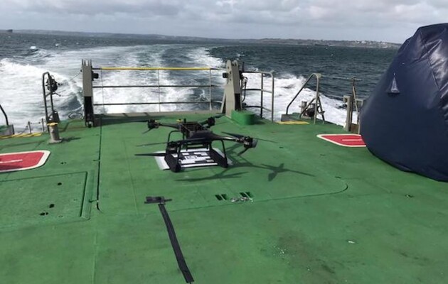 Британский флот испытал дрон для спасения людей за бортом