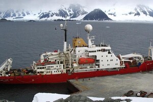 Уряд знову виділив кошти на криголам для антарктичних експедицій 