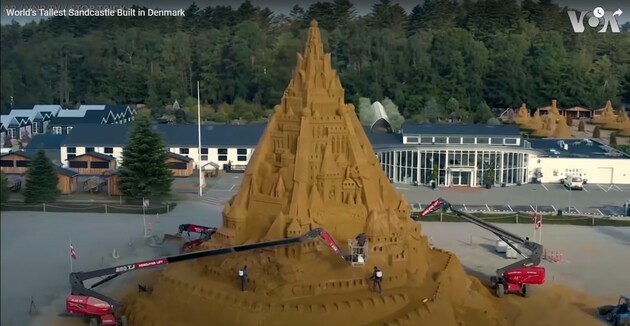 У Данії побудували найвищий у світі замок із піску