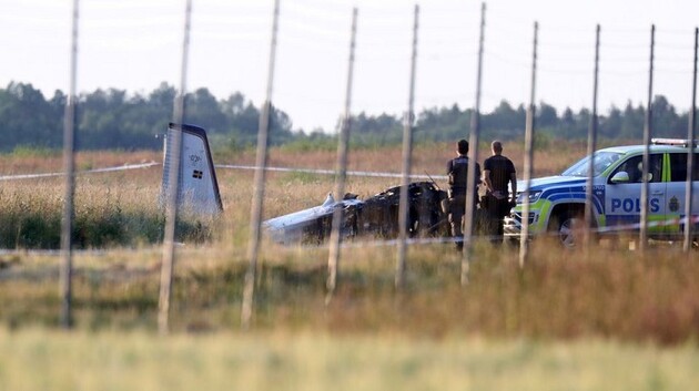 В авиакрушении в Швеции погибли восемь парашютистов и пилот