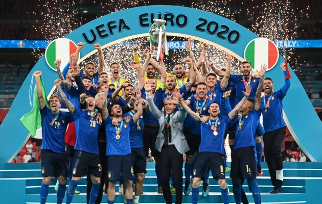 Италия обыграла Англию в серии пенальти и завоевала трофей Евро-2020