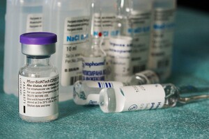 У центрах масової вакцинації в Україні з’явилася вакцина Pfizer