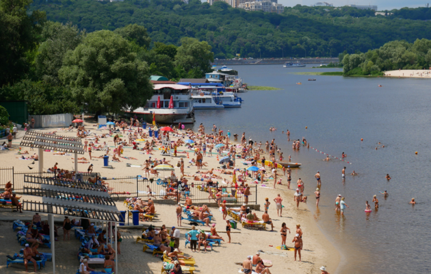 В Киеве разрешено купаться на трех пляжах