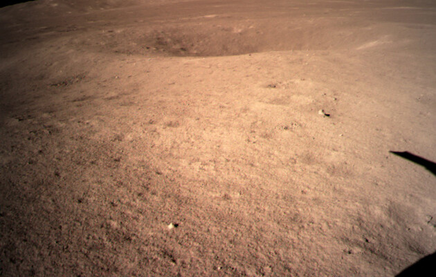 Вчені почали вивчення грунту, який доставив на Землю китайський апарат