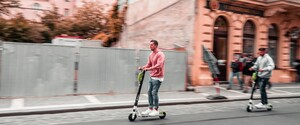 Швидкість орендованих електросамокатів у Києві обмежили до 20 км/год