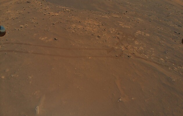 Марсіанський вертоліт NASA зробив нові знімки Червоної планети 