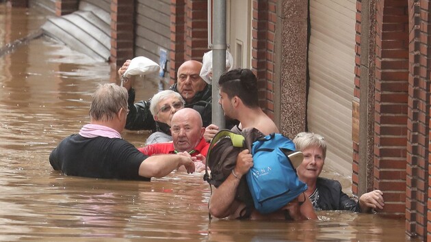 Количество жертв наводнения в Германии превысило полсотни