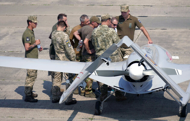 Ударний безпілотник Bayraktar пройшов успішні випробування в Україні 