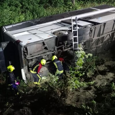 В Ровенской области в кювет перевернулся автобус Киев-Вроцлав: в ОГА назвали причину аварии и рассказали о госпитализированных