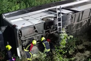 В Ровенской области в кювет перевернулся автобус Киев-Вроцлав: в ОГА назвали причину аварии и рассказали о госпитализированных