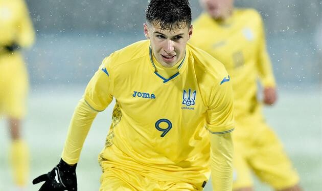 Кухаревич виступає за молодіжну збірну України