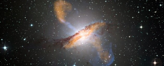 Астрономи отримали знімок джета плазми в околицях надмасивної чорної діри 