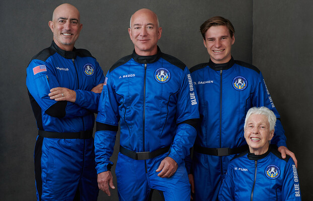 Полет на корабле New Shepard совершили четыре астронавта