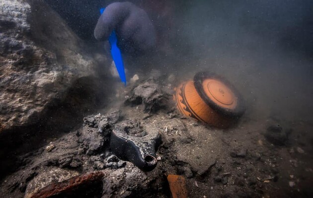 Археологи нашли в древнеегипетском затонувшем порту фрагмент корабля и кладбище