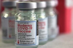 В Европе разрешили вакцинацию подростков c 12 до 17 лет вакциной Moderna от COVID-19