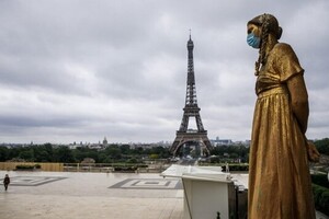 У Франції схвалили введення санітарних пропусків 
