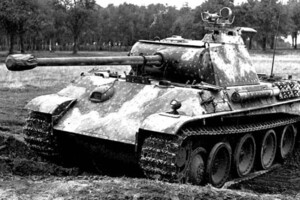 У Німеччині пенсіонер зберігав у своєму підвалі танк «Пантера», зенітну гармату і торпеду 