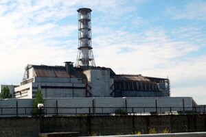 Чорнобильську АЕС 