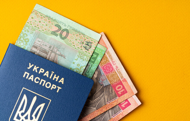 Госстат подсчитал, у кого в Украине быстрее всего выросли зарплаты
