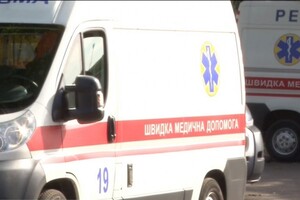 Тройное ДТП на въезде в Киев: столкнулись два легковых авто и микроавтобус