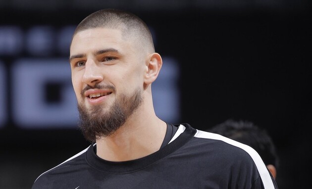 Лень вернулся в "Сакраменто"