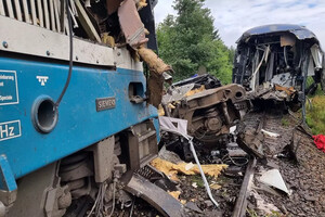 У Чехії зіткнулися два пасажирські потяги: двоє людей загинули
