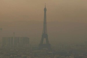 Франции выписали рекордный штраф за смог