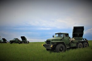 Екіпажі БМ-21 «Град» вправлялися в ураженні цілей в зоні ООС: фоторепортаж 