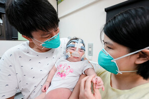 Самого маленького новорожденного в мире выписали спустя год в больнице