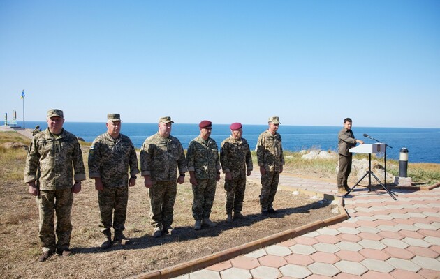 Зеленский представил новых командующих личному составу ВСУ