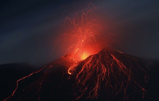 В Италии произошло извержение вулкана Этна — видео