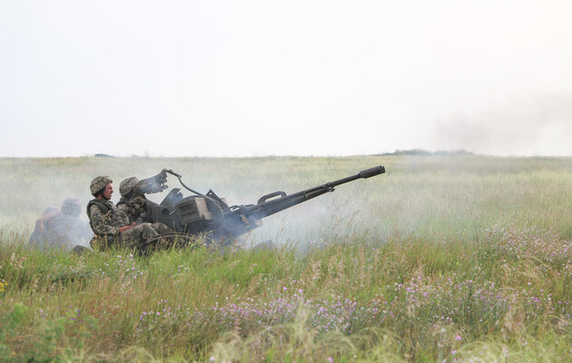 Боевики в Донбассе ранили трех украинских военных, один в тяжелом состоянии 