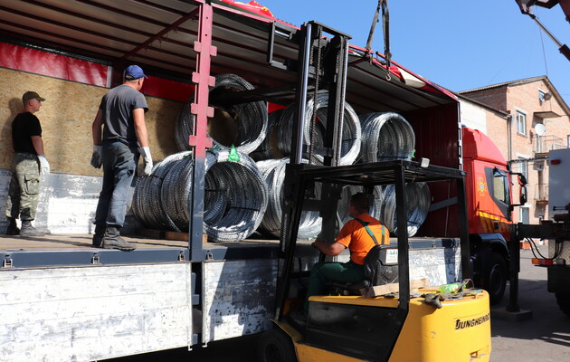Україна відправила Литві 38 тонн колючого дроту 