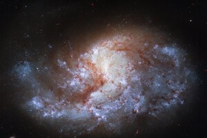 «Хаббл» сделал снимок галактики «в сердце Печи»