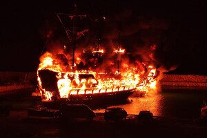 В турецкой Алании сгорели сразу четыре туристических корабля