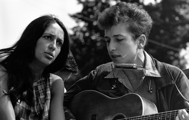  Доказів провини Боба Ділана позивач не надав