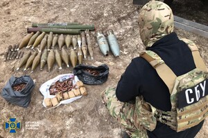 Понад 40 схованок з 200 кг вибухівки виявила СБУ в Донбасі з початку року: фоторепортаж 