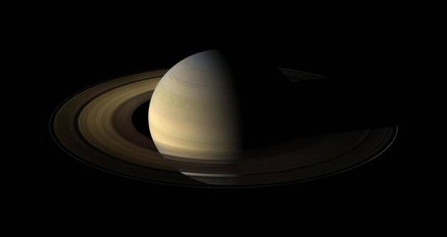Ученые уточнили массу и размеры ядра Сатурна благодаря его кольцам