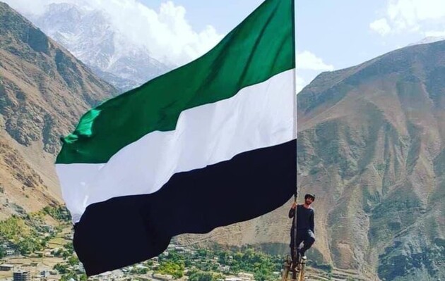 На севере Афганистана развернули флаг сопротивления. Вице-президент объявил себя президентом